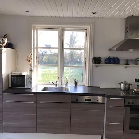 Modern 2 Bedroom Close To Airport And Town - Sleeps 8 * Köpenhamn