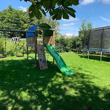 Modern 2 Bedroom Close To Airport And Town - Sleeps 8 Дом отдыха *